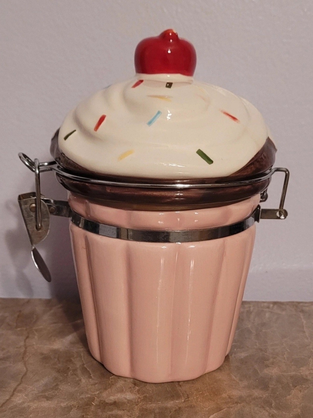 Vintage "Boston Warehouse" Ceramic Cupcake Canister Hinge Jar